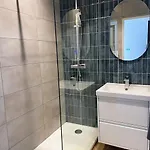 Joli Au Bord De Appartement *