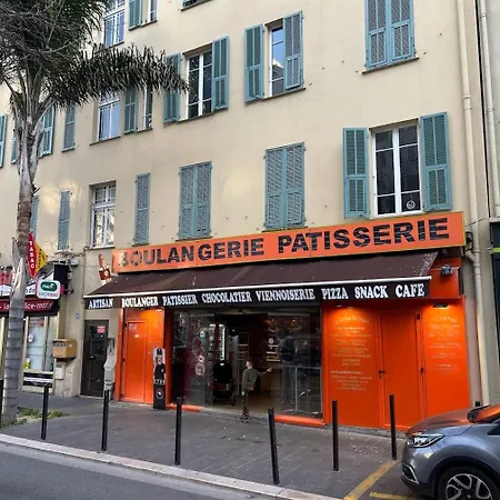 Joli Au Bord De 尼斯